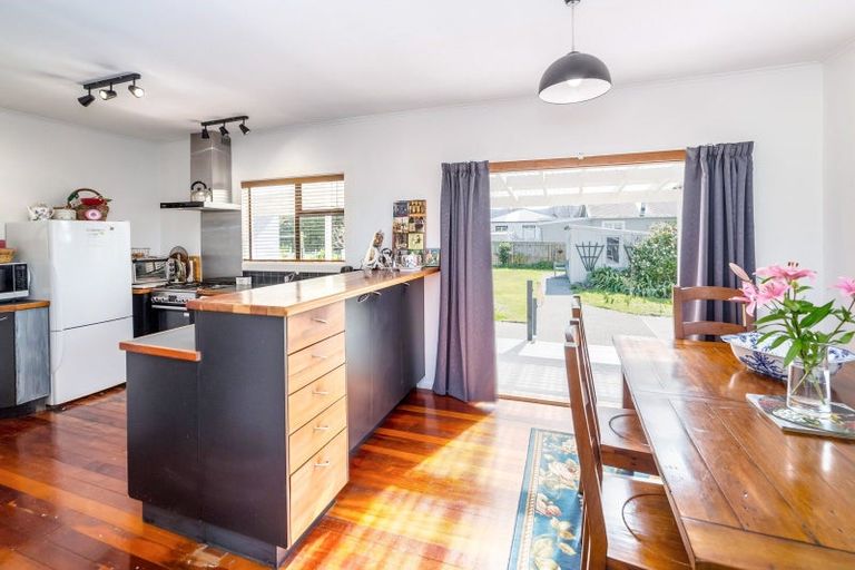 Photo of property in 52 Kempton Street, Greytown, 5712