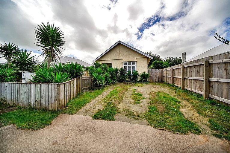 Photo of property in 46 Waihi Road, Hawera, 4610