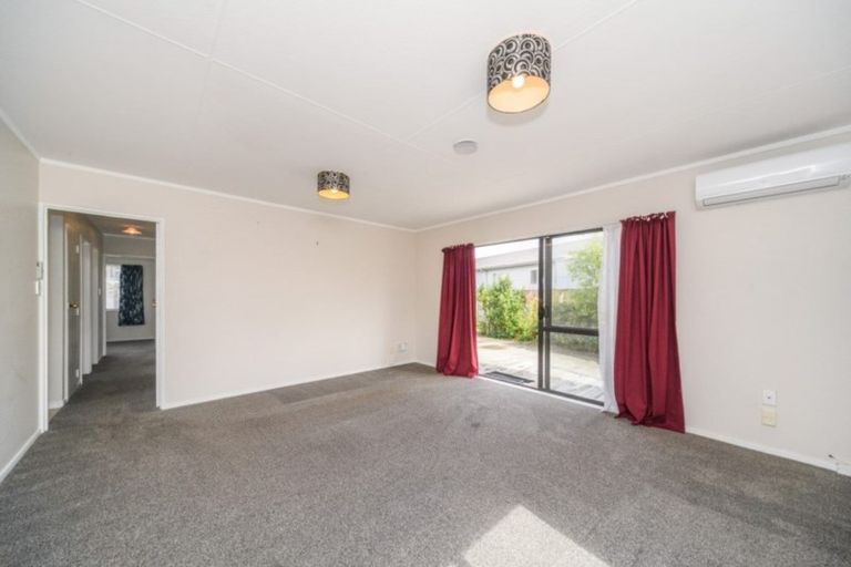 Photo of property in 99 Hillcrest Drive, Kelvin Grove, Palmerston North, 4414