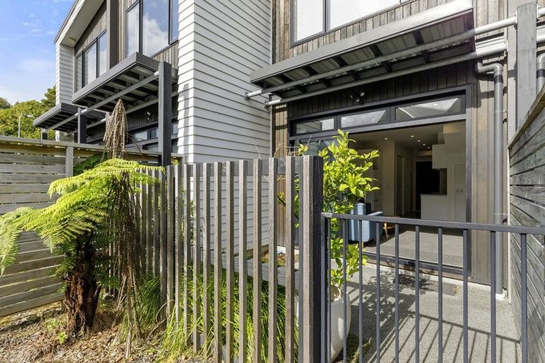 Photo of property in 5 Glen Evans Crescent, Fairfield, Lower Hutt, 5011