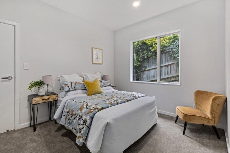 Photo of property in 487a East Coast Road, Murrays Bay, Auckland, 0630