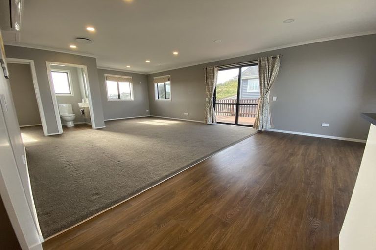 Photo of property in 85 Spenmoor Street, Newlands, Wellington, 6037