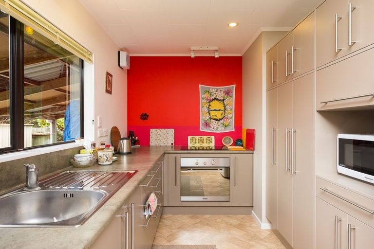 Photo of property in 126 Hillcrest Drive, Kelvin Grove, Palmerston North, 4414