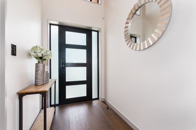 Photo of property in 14 Drover Close, Flat Bush, Auckland, 2019