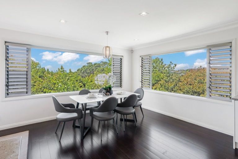 Photo of property in 8 Page Point, Mellons Bay, Auckland, 2014