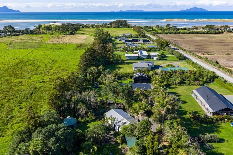 Photo of property in 334 Cove Road, Waipu, 0582