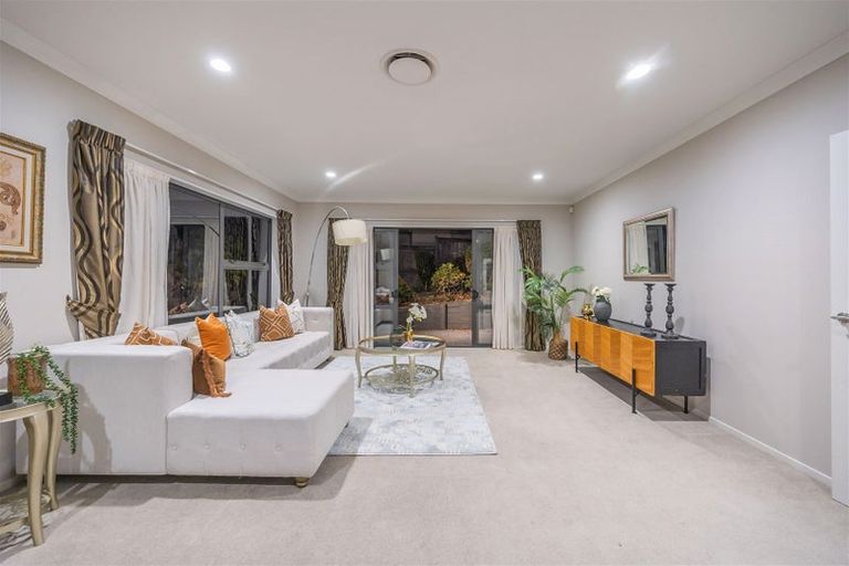 Photo of property in 6 Fairhill Place, Flat Bush, Auckland, 2016