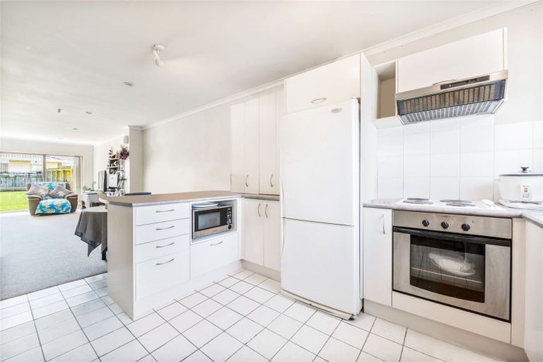 Photo of property in 84b Naylors Drive, Mangere, Auckland, 2022