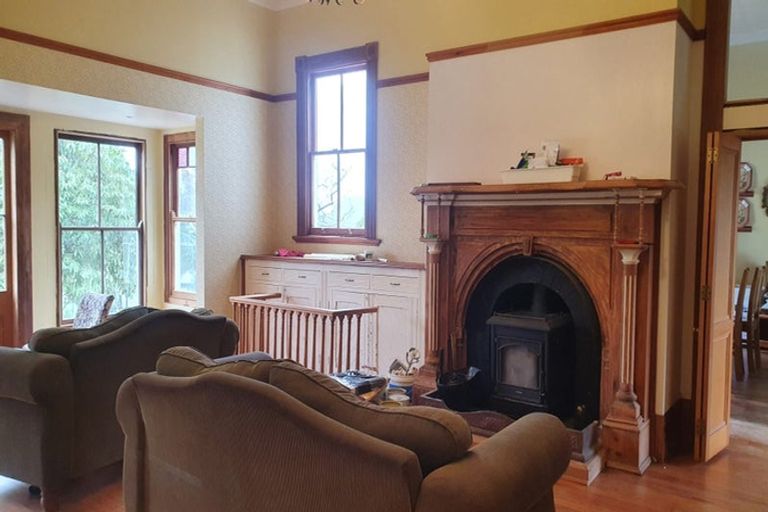 Photo of property in 11 Tarata Road, Inglewood, 4387