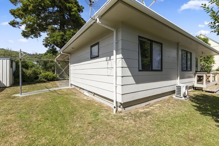 Photo of property in 16a Kairimu Street, Stokes Valley, Lower Hutt, 5019