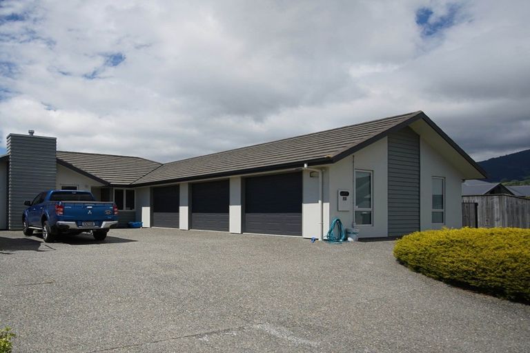 Photo of property in 19 Lassen Place, Stoke, Nelson, 7011