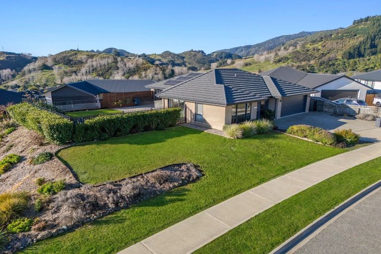 Photo of property in 14 Huntaway Close, Stoke, Nelson, 7011