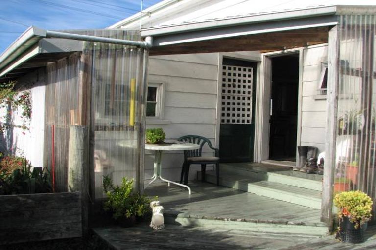 Photo of property in 95 Peel Street, Westport, 7825