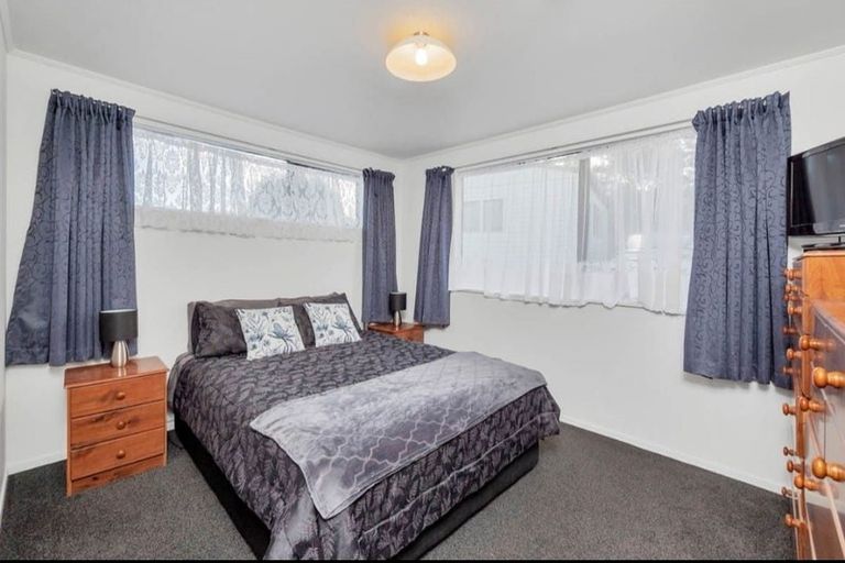 Photo of property in 206 Solar Road, Glen Eden, Auckland, 0602