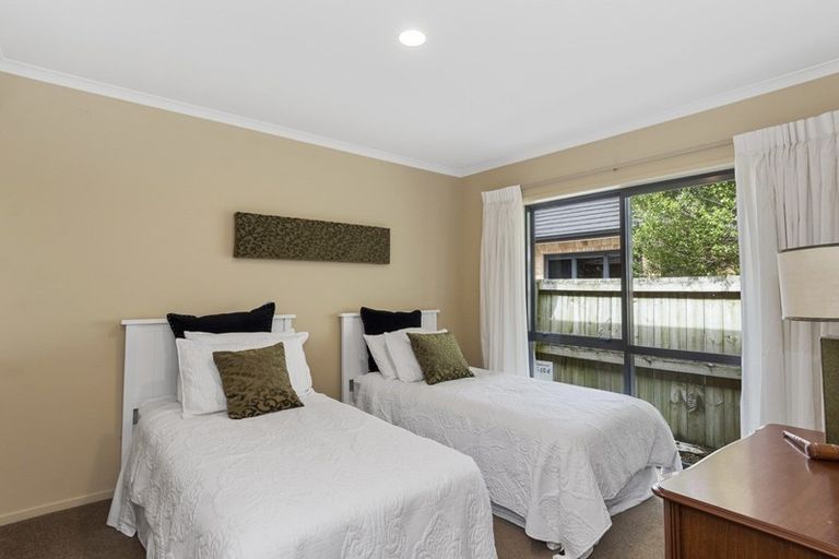 Photo of property in 10 Piha Close, Papamoa Beach, Papamoa, 3118