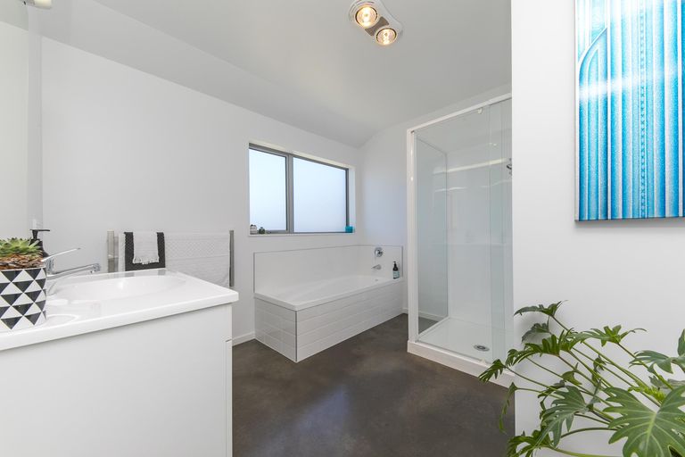 Photo of property in 68 Princes Street, Riverhead, 0820