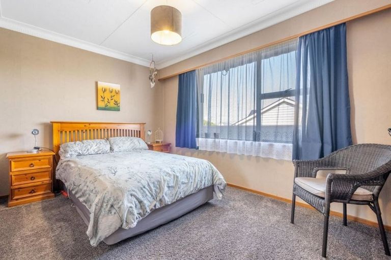 Photo of property in 18 Bullar Street, Grasmere, Invercargill, 9810