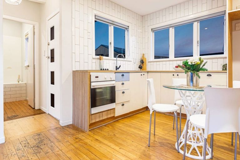 Photo of property in 637 Swanson Road, Swanson, Auckland, 0612