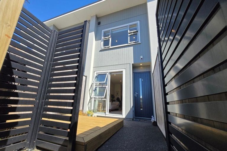 Photo of property in 5 Mcgrath Way, Taita, Lower Hutt, 5011