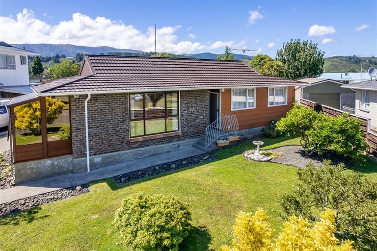 Photo of property in 74 California Drive, Totara Park, Upper Hutt, 5018