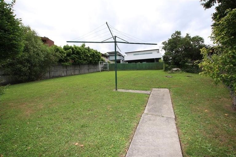Photo of property in 12 City View Terrace, Birkenhead, Auckland, 0626