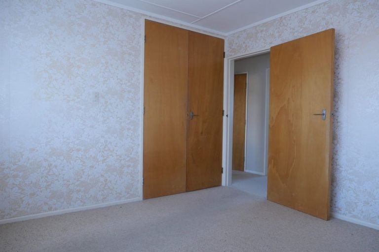 Photo of property in 115 Gloaming Hill, Titahi Bay, Porirua, 5022