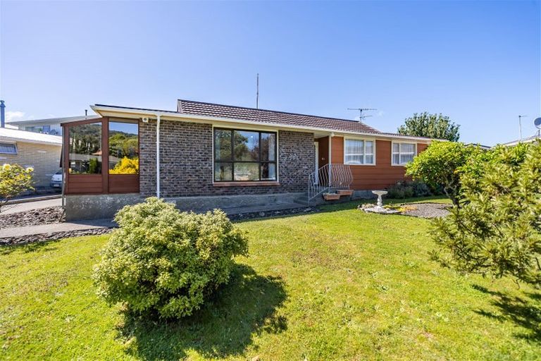 Photo of property in 74 California Drive, Totara Park, Upper Hutt, 5018