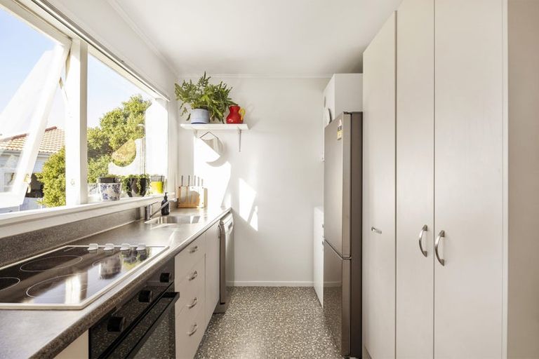 Photo of property in 139u7 Queens Drive, Lyall Bay, Wellington, 6022