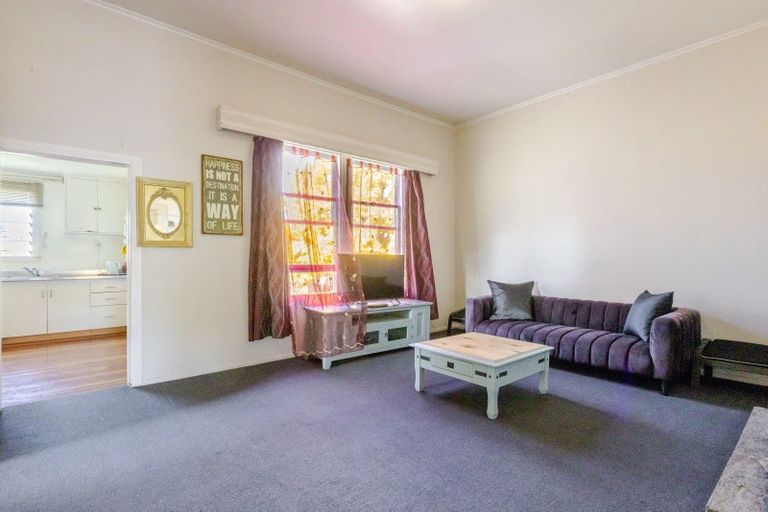 Photo of property in 53 Waverley Street, Waipawa, 4210