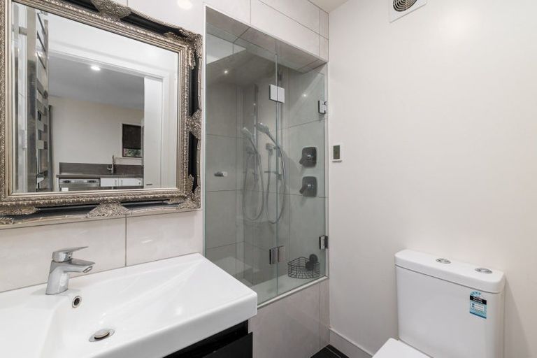 Photo of property in 2 Cannon Hill Crescent, Mount Pleasant, Christchurch, 8081