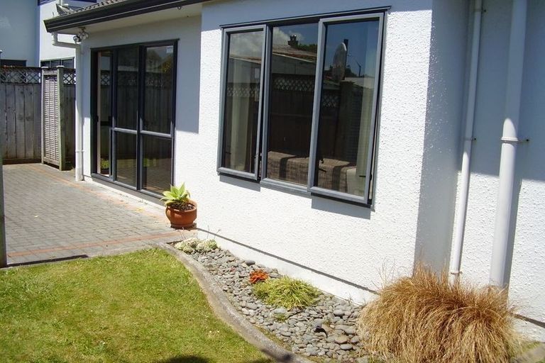 Photo of property in 2/45a Great South Road, Manurewa, Auckland, 2102