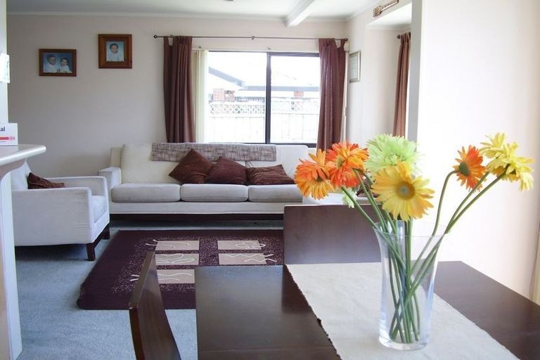 Photo of property in 2/45a Great South Road, Manurewa, Auckland, 2102