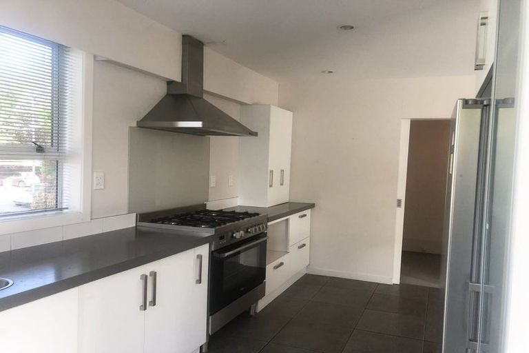 Photo of property in 7 Ilkley Place, Ilam, Christchurch, 8041