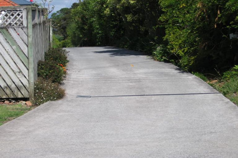 Photo of property in 3/158 Cliff View Drive, Green Bay, Auckland, 0604