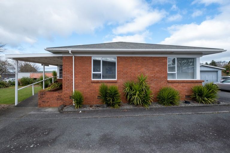 Photo of property in 379 Broadway, Stratford, 4332