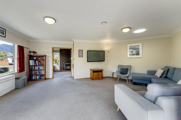 Photo of property in 22 Tennyson Crescent, Stoke, Nelson, 7011