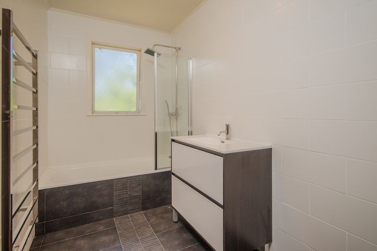 Photo of property in 35 Parker Avenue, New Lynn, Auckland, 0600