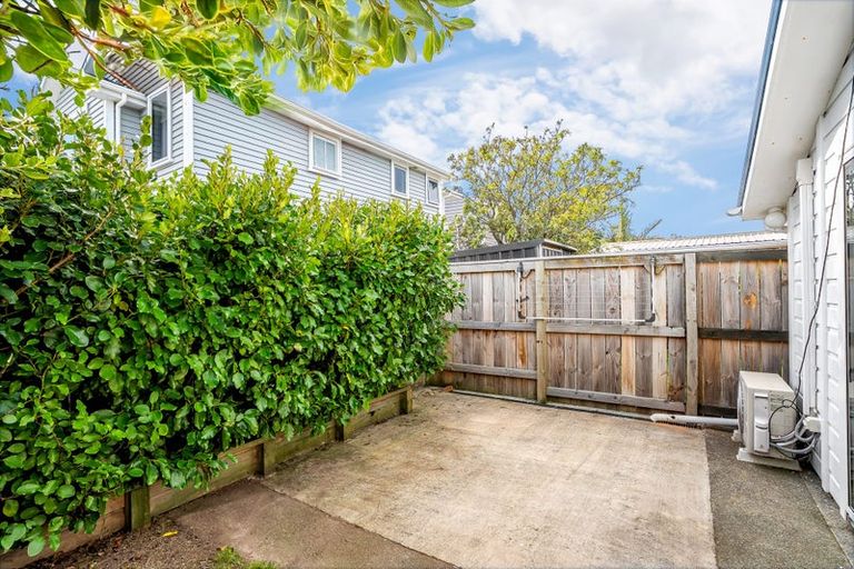 Photo of property in 35 Strathavon Road, Miramar, Wellington, 6022