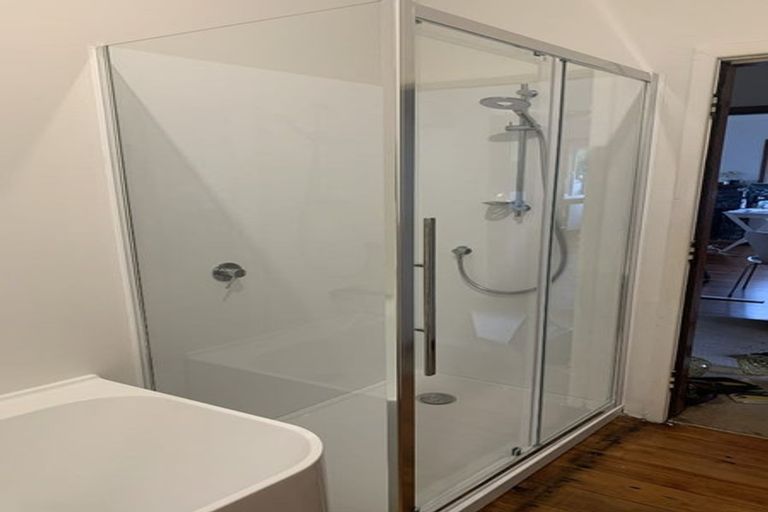 Photo of property in 40 Helston Road, Johnsonville, Wellington, 6037