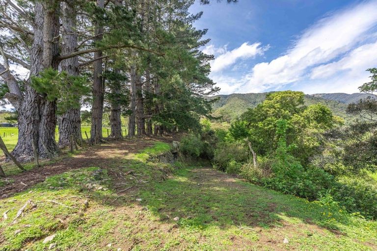 Photo of property in 50 Kents Road, Reikorangi, Waikanae, 5391