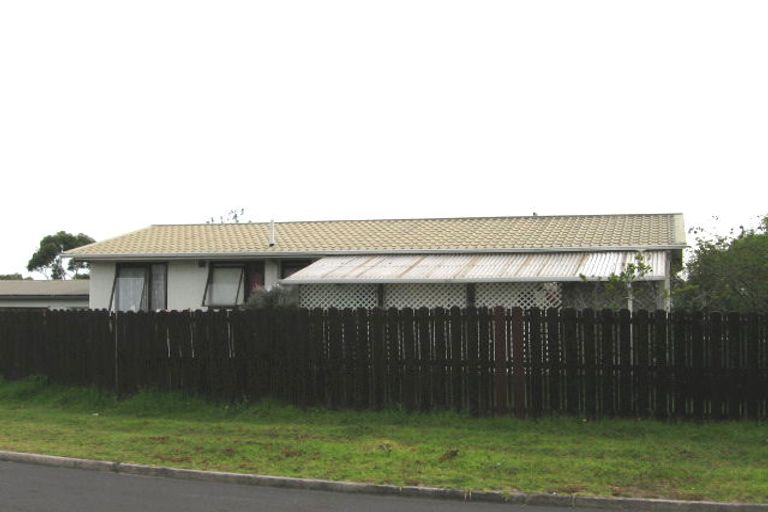 Photo of property in 3 Flaunty Place, West Harbour, Auckland, 0618