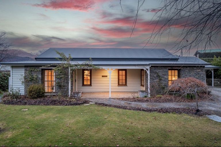 Photo of property in 21 Berkshire Street, Arrowtown, 9302