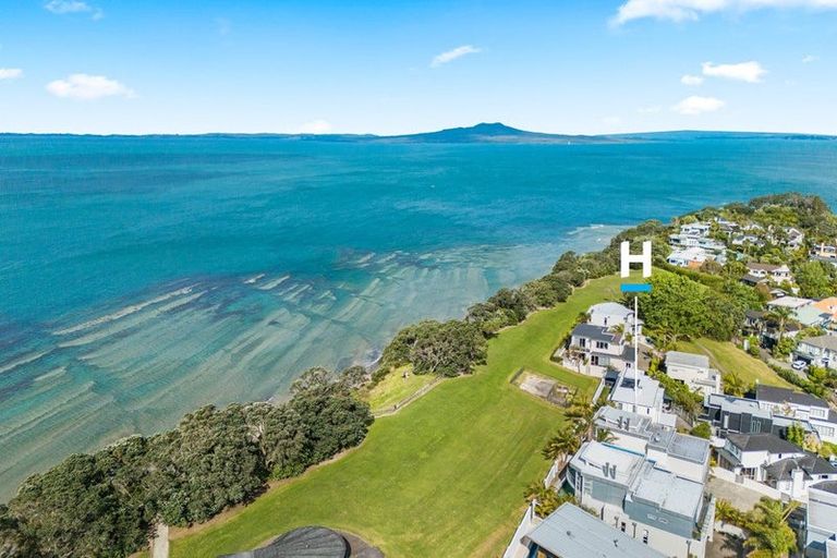 Photo of property in 127 Beach Road, Castor Bay, Auckland, 0620