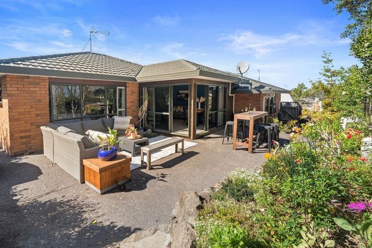 Photo of property in 24 Coventry Way, Long Bay, Auckland, 0630