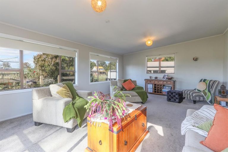 Photo of property in 6 Mauku Street, Mamaku, 3020