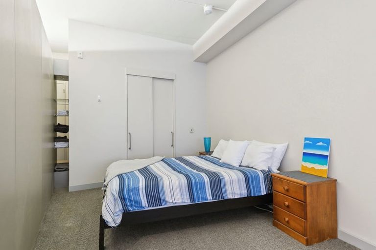 Photo of property in Gerondis Bldg Apartments, 408/60 Willis Street, Wellington Central, Wellington, 6011