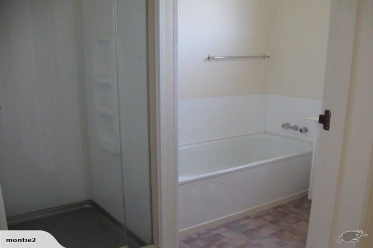 Photo of property in 33 Mortlake Street, Islington, Christchurch, 8042