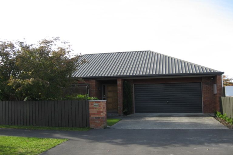 Photo of property in 132 Hamilton Avenue, Ilam, Christchurch, 8041