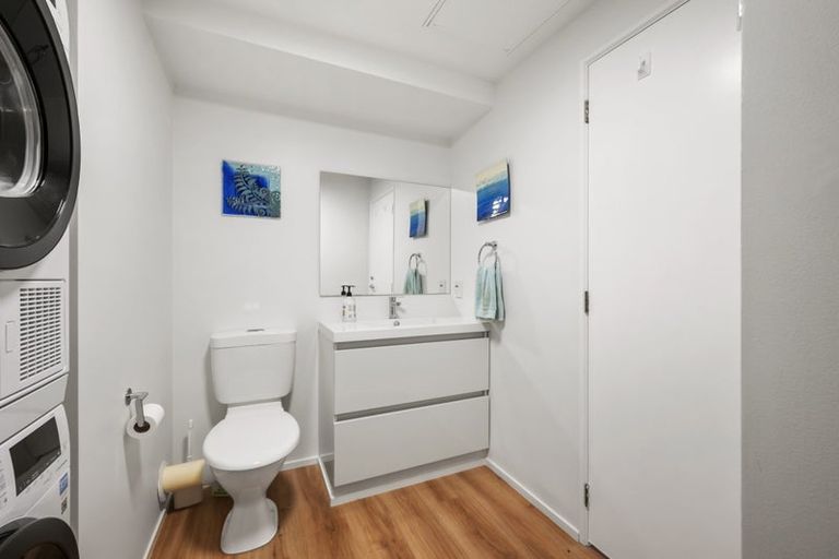Photo of property in Palm Grove Apartments, 9/13c Palm Grove, Berhampore, Wellington, 6023
