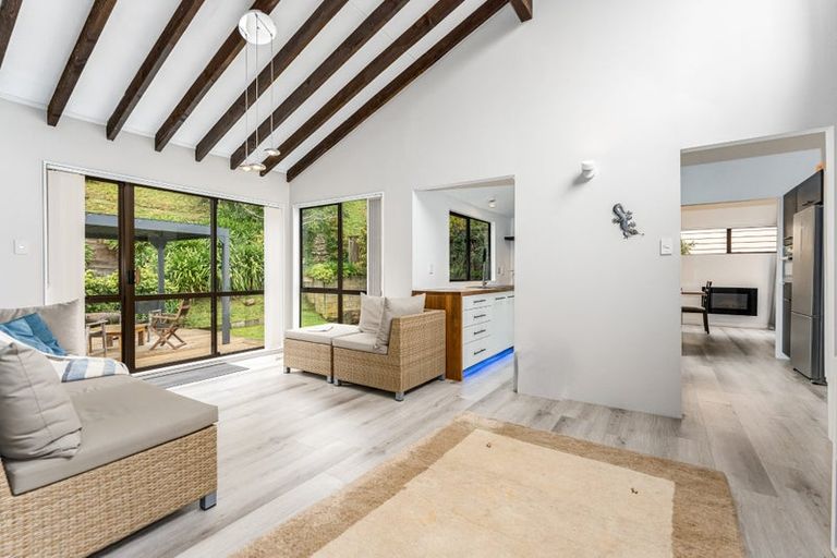Photo of property in 28 Peterhouse Street, Tawa, Wellington, 5028